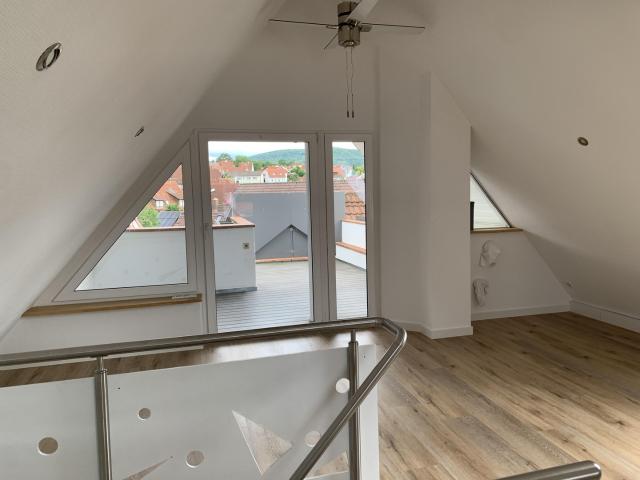 Lichtdurchflutete Maisonettewohnung im Herzen von Eningen Frei ab September 2026