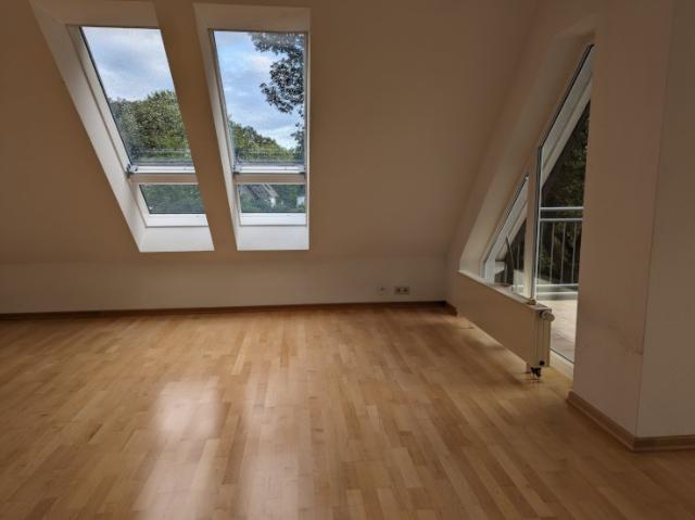 Lichtdurchflutete Maisonettewohnung mit Sonnenbalkon
