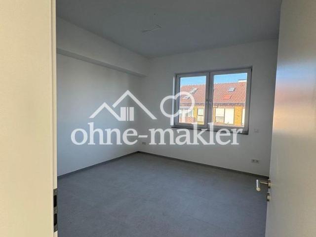 Lichtdurchflutete, moderne 3 Zi Wohnung mit EBK, Balkon und Gäste WC Energieeffizienzklasse A