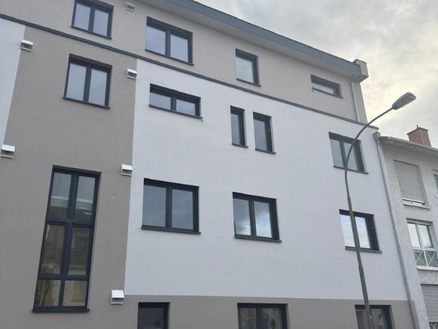 Lichtdurchflutete, moderne 3 Zi Wohnung mit EBK, Balkon und Gäste WC Energieeffizienzklasse A