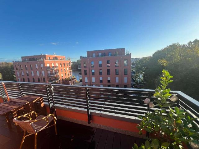 Lichtdurchflutete Penthouse Wohnung in Köpenick
