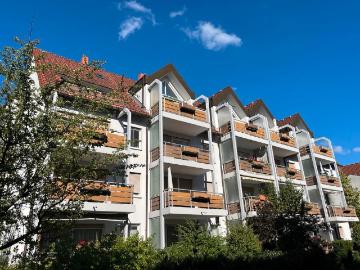 Lichtdurchflutete, renovierte 3 Zimmer Whg. mit 2 Sonnenbalkonen