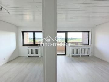 Lichtdurchflutete, ruhige 2,5 Zimmerwohnung mit tollem Fernblick ins Grüne