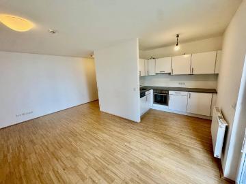 Lichtdurchflutete, ruhige, hofseitig orientierte Neubauwohnung mit Balkon