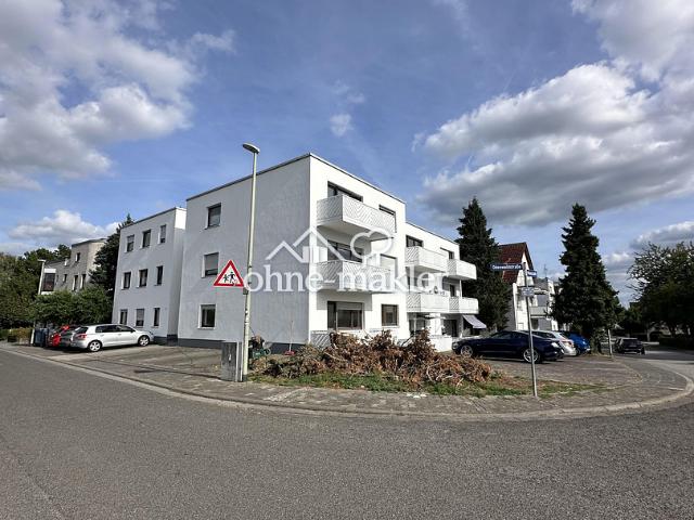 Lichtdurchflutete, sanierte, bezugsfreie 1 Zimmer Wohnung in Top Lage mit Balkon und Stellplatz