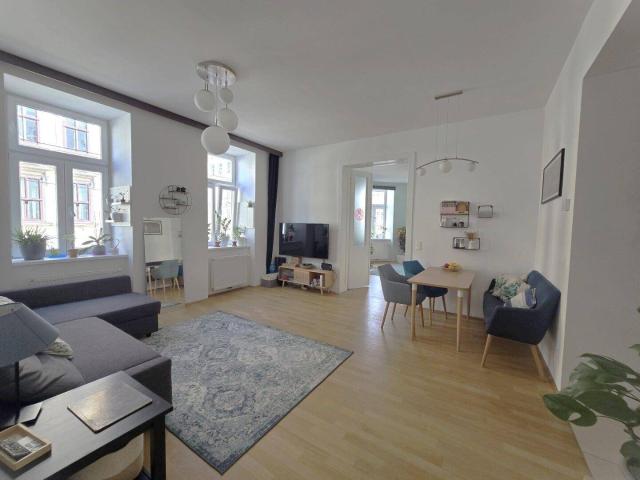 Lichtdurchfluteter Altbautraum+ Perfekter Grundriss, Ost Süd Ausrichtung & 2 moderne Bäder+ direkt an der kommenden U5 Station+!