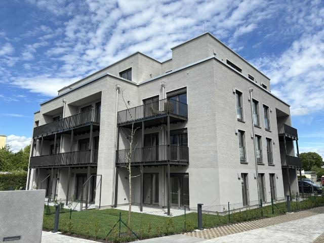 Lichtdurchfluteter Dachterrassen Traum inklusive EBK und TG Stellplatz