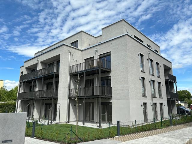 Lichtdurchfluteter Dachterrassen Traum inklusive EBK und TG Stellplatz