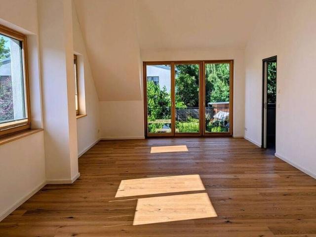 Lichtdurchfluteter Erstbezug im Dachgeschoss – Exklusives Wohnen am Müggelsee