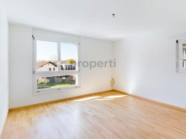 Lichtdurchfluteter Wohntraum mit viel Platz, schönem Balkon und zahlreichen Extras