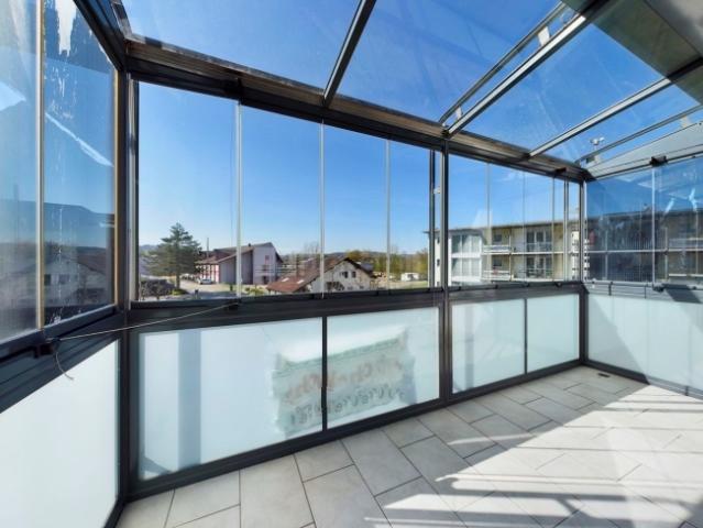 Lichtdurchfluteter Wohntraum mit viel Platz, schönem Balkon und zahlreichen Extras