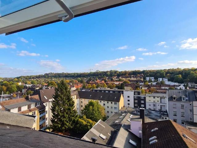 Lichtdurchfluteter Wohntraum auf 2 Etagen nähe Hardt: Großzügige 5 Zimmer Wohnung in Elberfeld