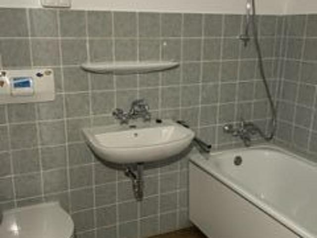 Lichtdurchflutetes 2 Zimmer Apartment mit Balkon in Laatzen, Marktstraße