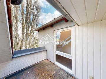Lichtdurchflutetes 2 Zimmer DG Schmuckstück mit Ost Balkon und neuer Einbauküche