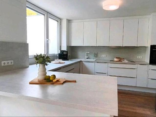 Bauhaus Traumhaus am Naturschutzgebiet, gedämmt und modernisiert