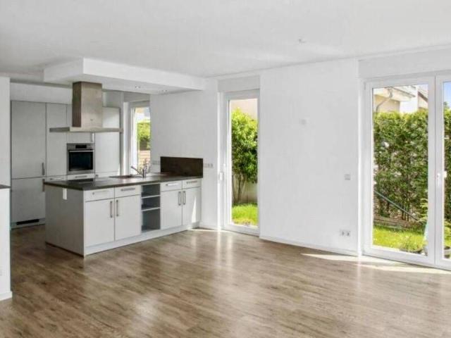 Lichtdurchflutetes Einfamilienhaus mit Garten, Terrasse & 2 Stellplätzen