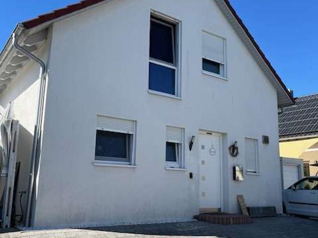 Lichtdurchflutetes Einfamilienhaus am Feldrand von Ellhofen ohne Maklerprovision