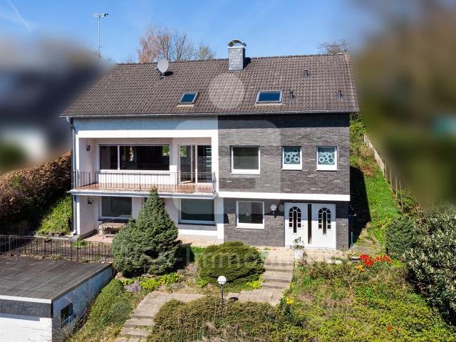 Lichtdurchflutetes Familienhaus im Bergischen Land Panorama Wohnzimmer, Kamin & Homeoffice!