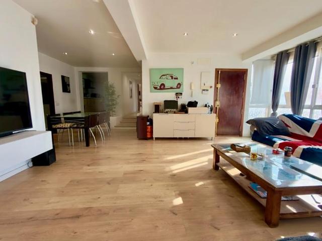 Lichtdurchflutetes, komplett renoviertes 4 Schlafzimmer Apartment