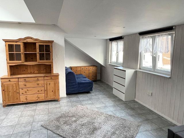 Lichtdurchflutetes, möbliertes DG Apartment in Dellbrück mit guter Anbindung
