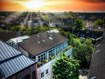 Lichtdurchflutetes Penthouse mit Dachterrasse und zwei Stellplätzen im Zentrum vom Hilden