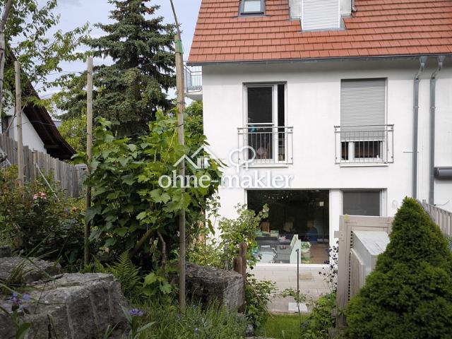 Lichtdurchflutetes Reihenendhaus mit Seeblick