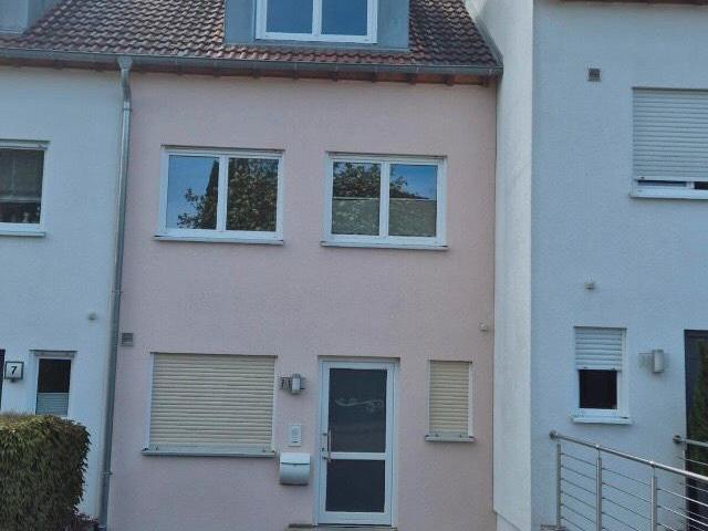 Lichtdurchflutetes Reihenhaus in Ditzingen Privatverkauf