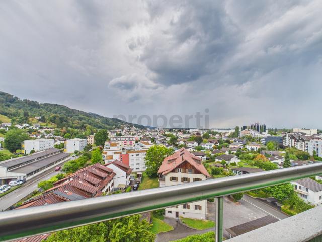 Lichtdurchflutetes Wohnen mit Balkon und Weitsicht