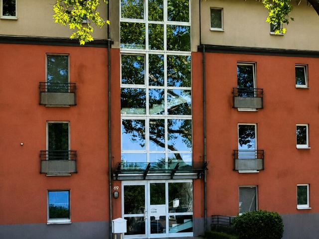 Lichtdurchflutetes Wohnen mit offenem Wohnkonzept & großem Balkon