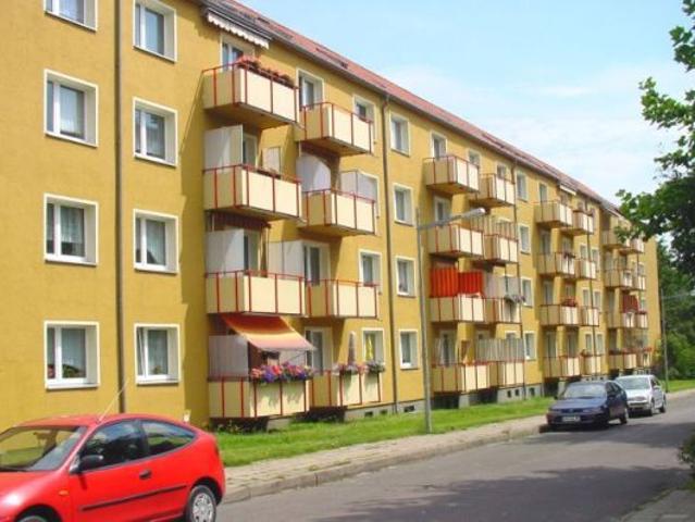 Lichtdurchflutetes Wohnen: 3 Zimmer Wohnung mit Tageslichtbad und Balkon