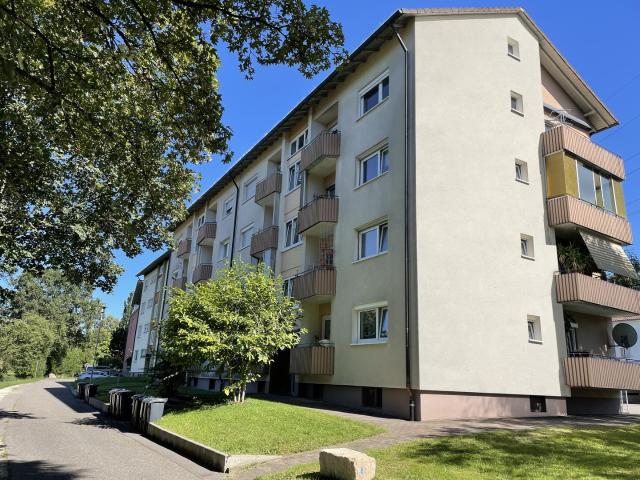 Lichtdurchflutetes Wohnglück mit Flussblick: 3 Zimmer Wohnung mit 2 Balkonen und Garage