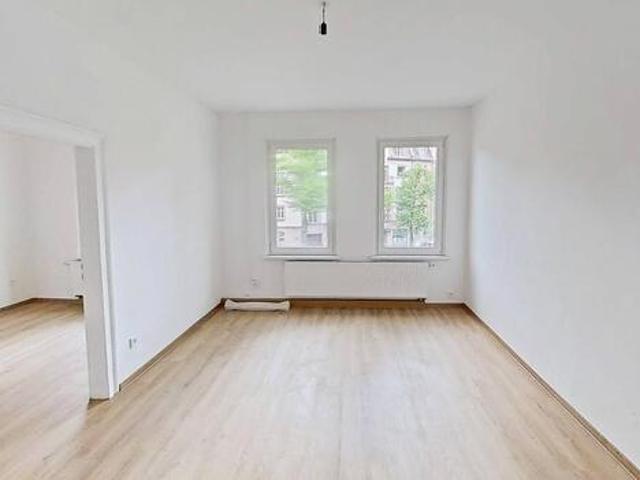 Lichtdurchflutetes WOHNJUWEL: Attraktive 3 Zimmer Wohnung mit BALKON in Nürnberg