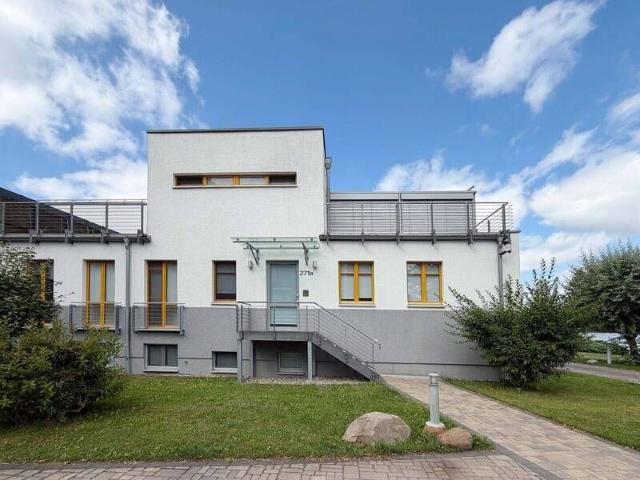 Lichtdurchflutetes Townhouse mit direktem Wasserzugang