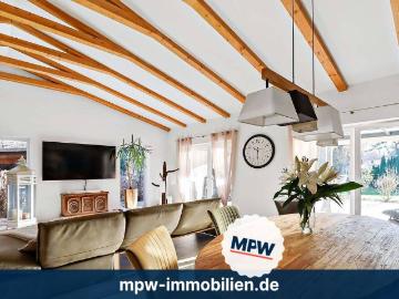 Lichtdurchflutetes Traumhaus auf parkähnlichem Anwesen
