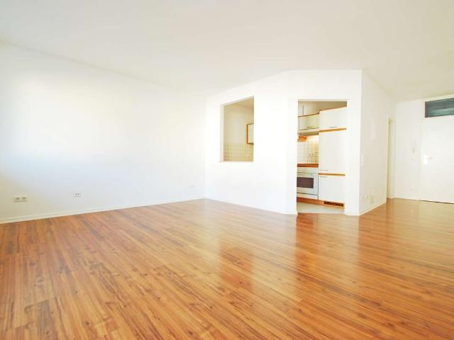 Lichtdurchtete 1 Raum Wohnung mit Balkon & Carport! * EBK * Bad m. Dusche * Keller * ruhig * TOP