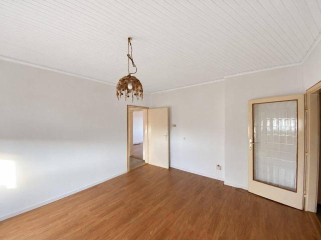 Lichtenwörth geräumige Eigentumswohnung mit Garage und großem Kellerabteil