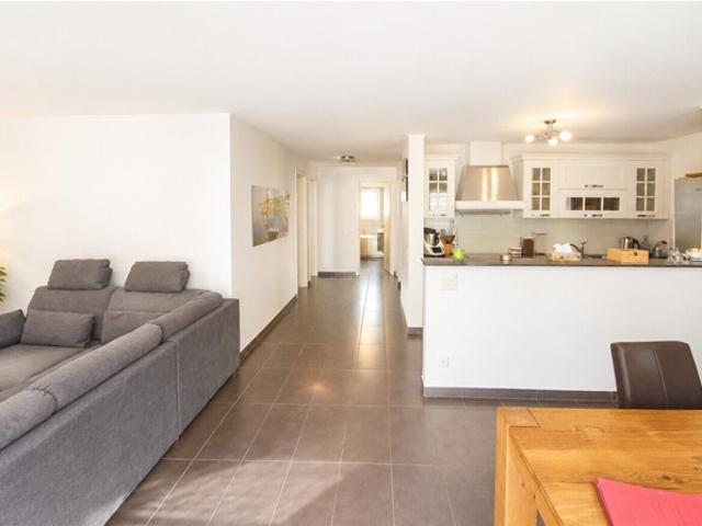 LICHTHAFTE 3.5 ZIMMER WOHNUNG MIT GROSSER VERANDA IN STABIO