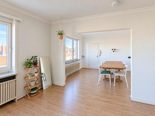Lichtrijk 3 slaapkamerappartement tussen Sint Pietersstatio