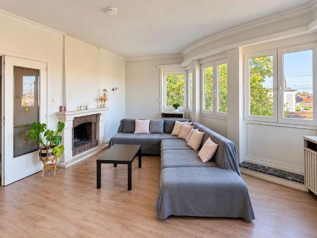 Lichtrijk 3 slaapkamerappartement tussen Sint Pietersstation en UZ Gent