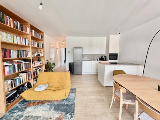 Lichtrijk 1 slaapkamer appartement met terras