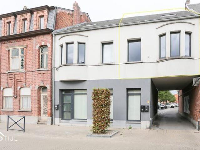 Lichtrijk 1 slaapkamer appartement te centrum Lebbeke!
