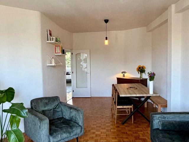 Lichtrijk 2 slaapkamer appartement met balkon