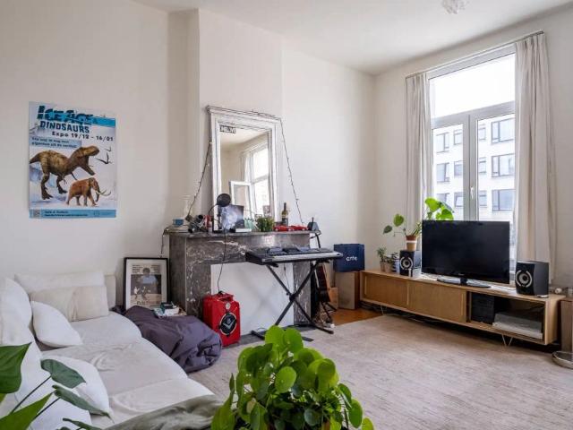 Lichtrijk 2 slaapkamer appartement op de Paardenmarkt!