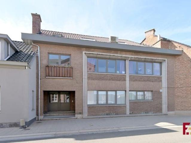Lichtrijk 2 slaapkamerappartement in een kleinschalige re.
