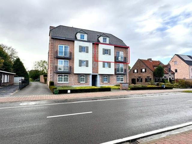 Lichtrijk 2 slaapkamerappartement van 115 m² met terras, pr
