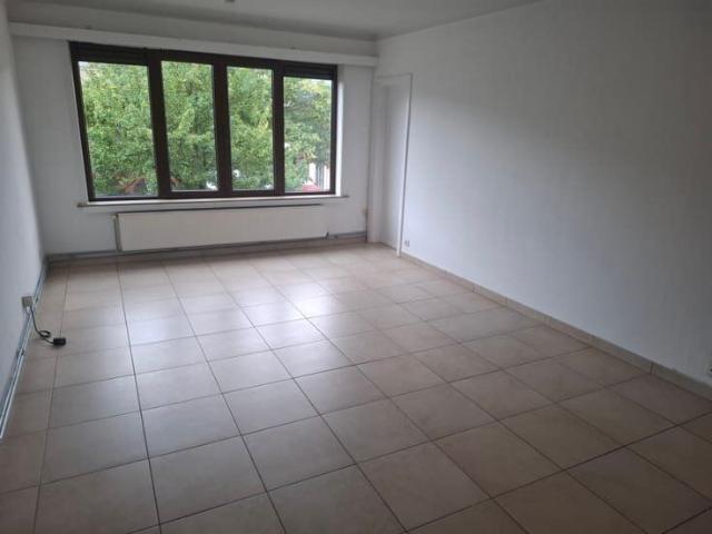 Lichtrijk 2slpk appartement met privatieve kelderberging