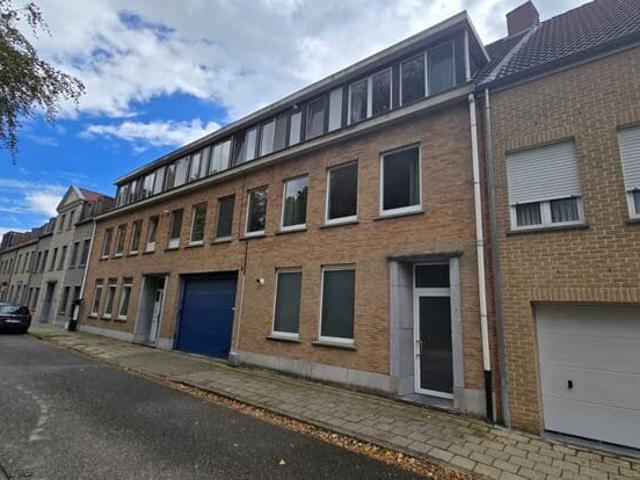 Lichtrijk app met 2 slpk, groot terras, autostaanplaats
