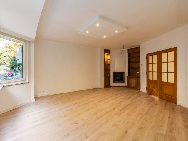 Lichtrijk appartement op uitstekende locatie in Laeken