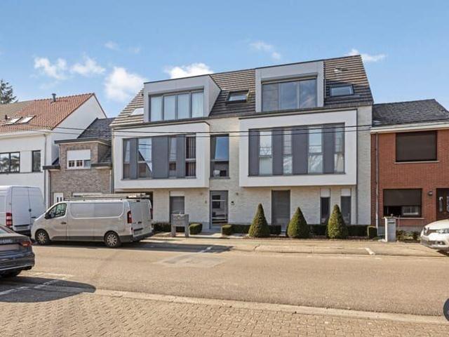 Lichtrijk appartement met groot terras