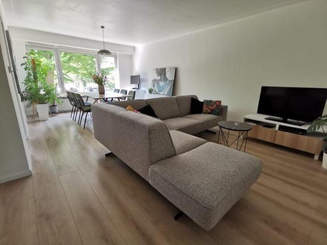 Lichtrijk appartement met groen zicht